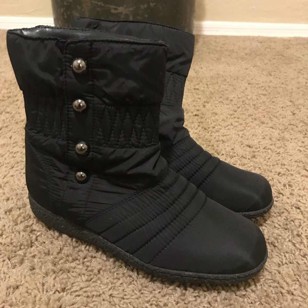 Stuart Weitzman Black snow boots size 5.5